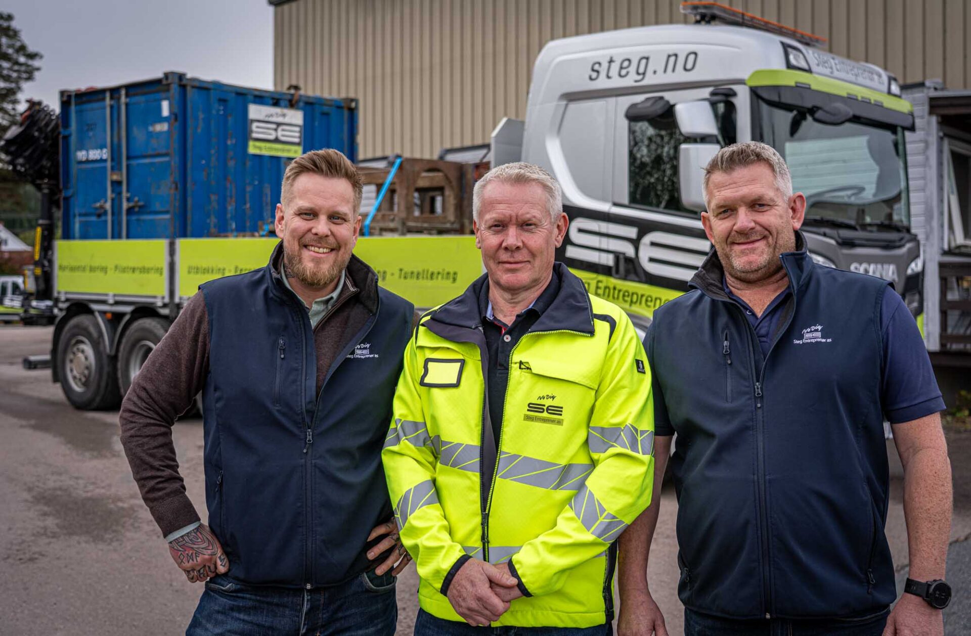 Fra venstre: Sondre Dammen, Nils Skretteberg og Bjørn Vidar Brenden. (Foto: Steg Entreprenør)